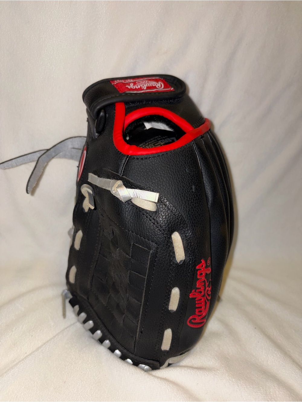 Rawlings Black and Red 12 inch Baseball Glove - right Hand Throw